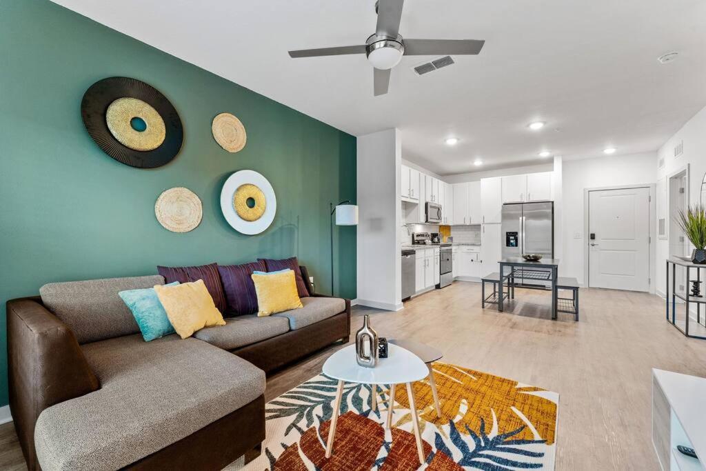 Appartement Complete ,10 Min To Parks Pets Allowed, Resort-style Amenities