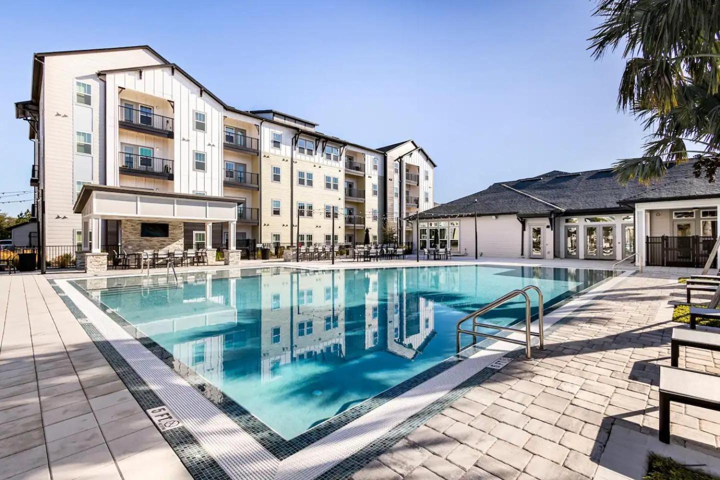 Complete ,10 Min To Parks Pets Allowed, Resort-style Amenities Appartement