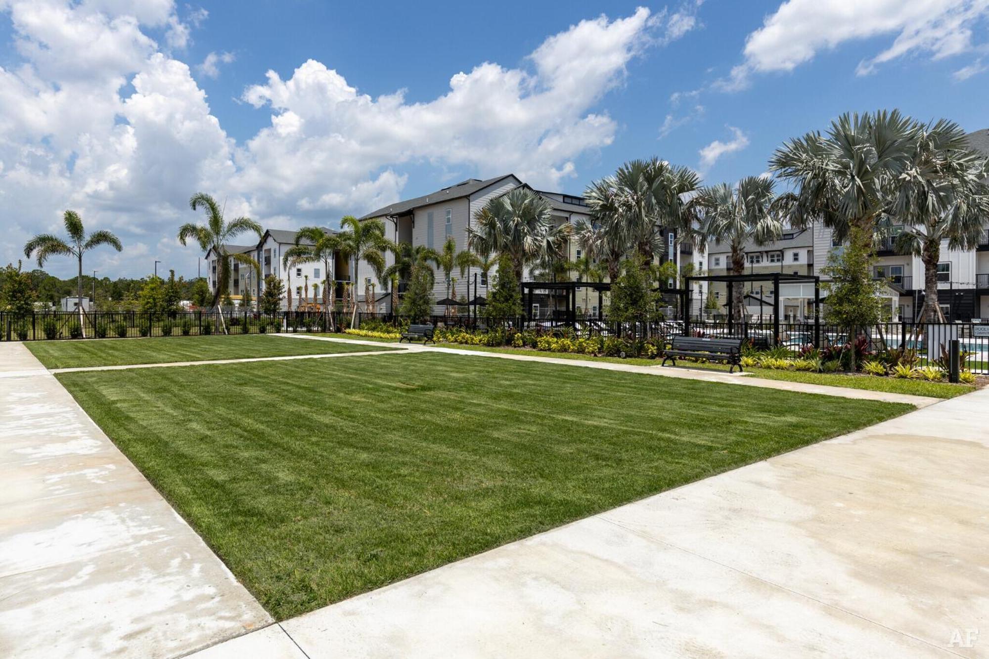 Complete ,10 Min To Parks Pets Allowed, Resort-style Amenities Appartement