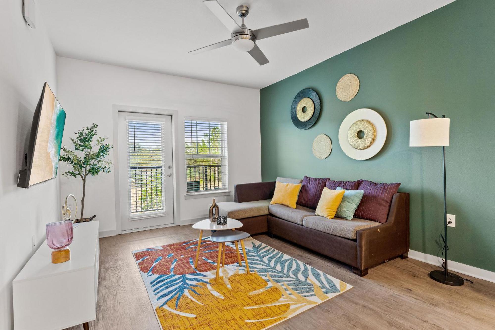 Appartement Complete ,10 Min To Parks Pets Allowed, Resort-style Amenities
