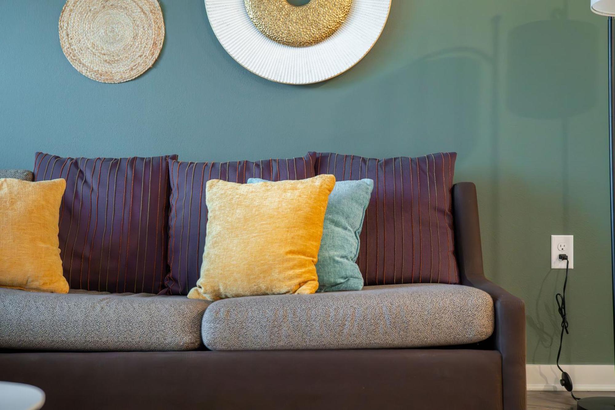 Complete ,10 Min To Parks Pets Allowed, Resort-style Amenities Appartement