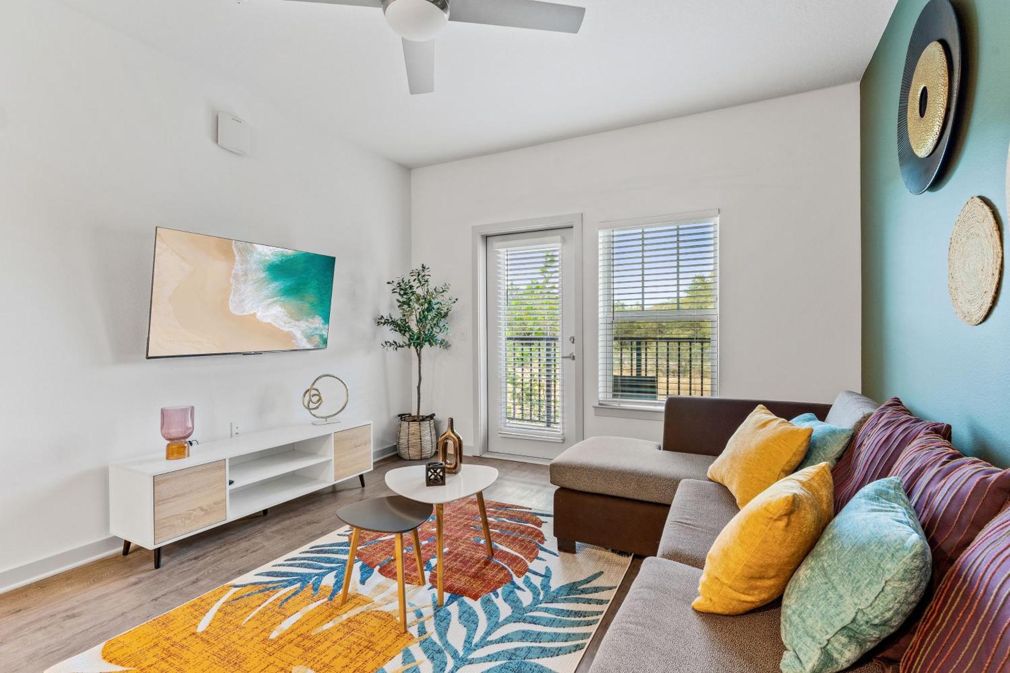 Appartement Complete ,10 Min To Parks Pets Allowed, Resort-style Amenities *