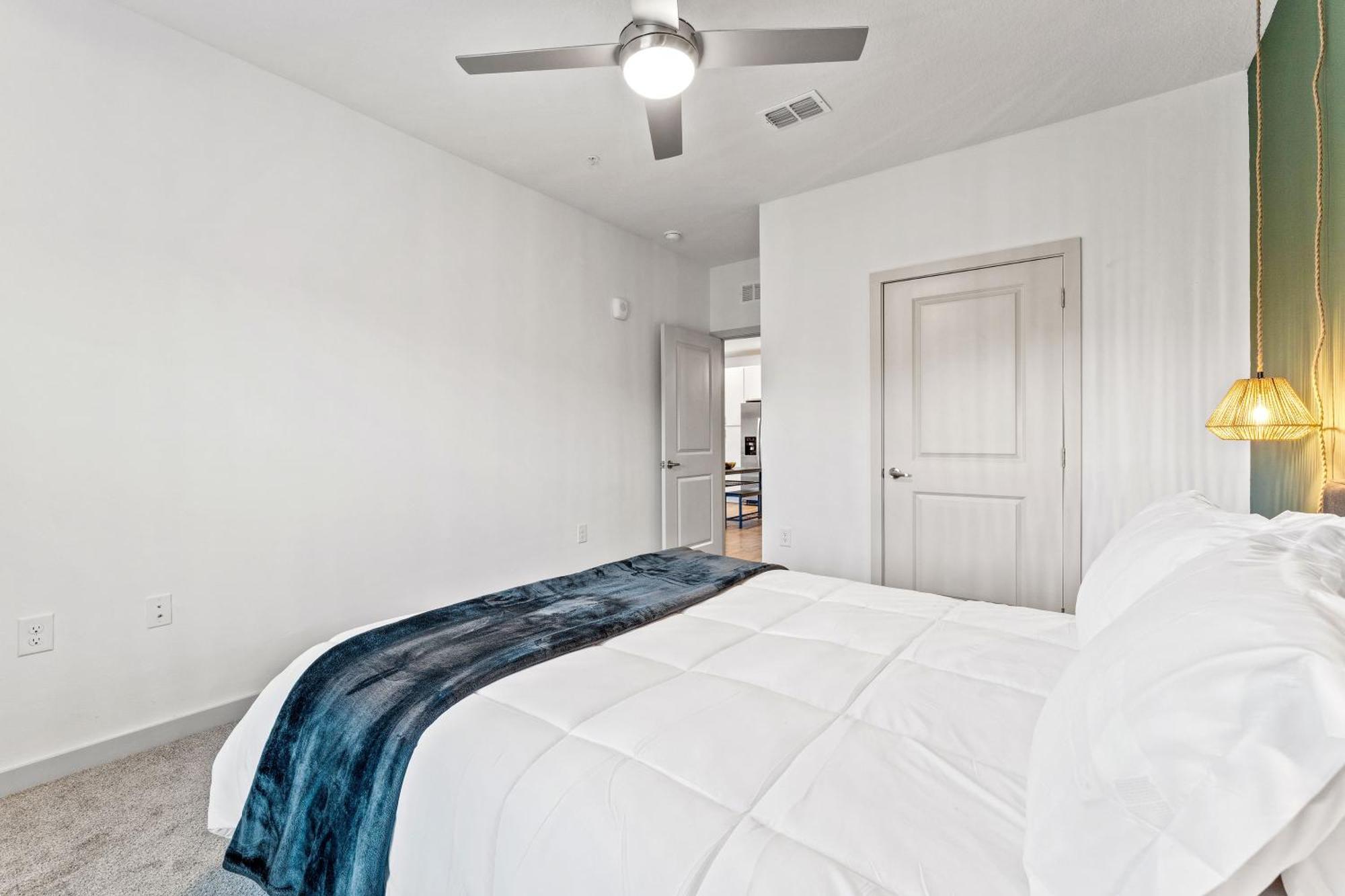 Appartement Complete ,10 Min To Parks Pets Allowed, Resort-style Amenities *